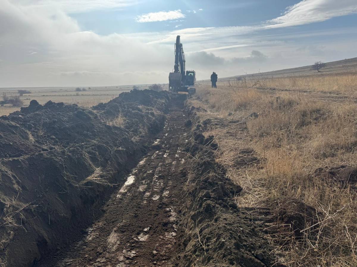 Tuzluca’da 12 Km’lik Sulama Kanalı Temizliği Devam Ediyor