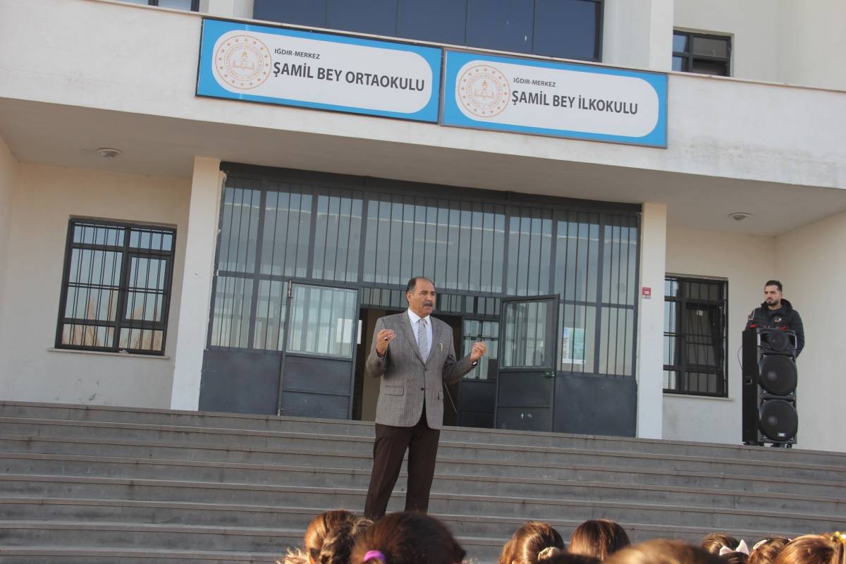 İl Milli Eğitim Müdürü Aziz Gün'den Okul Ziyaretleri: Devamsızlık ve Okul Öncesi Eğitimin Önemi Vurgulandı