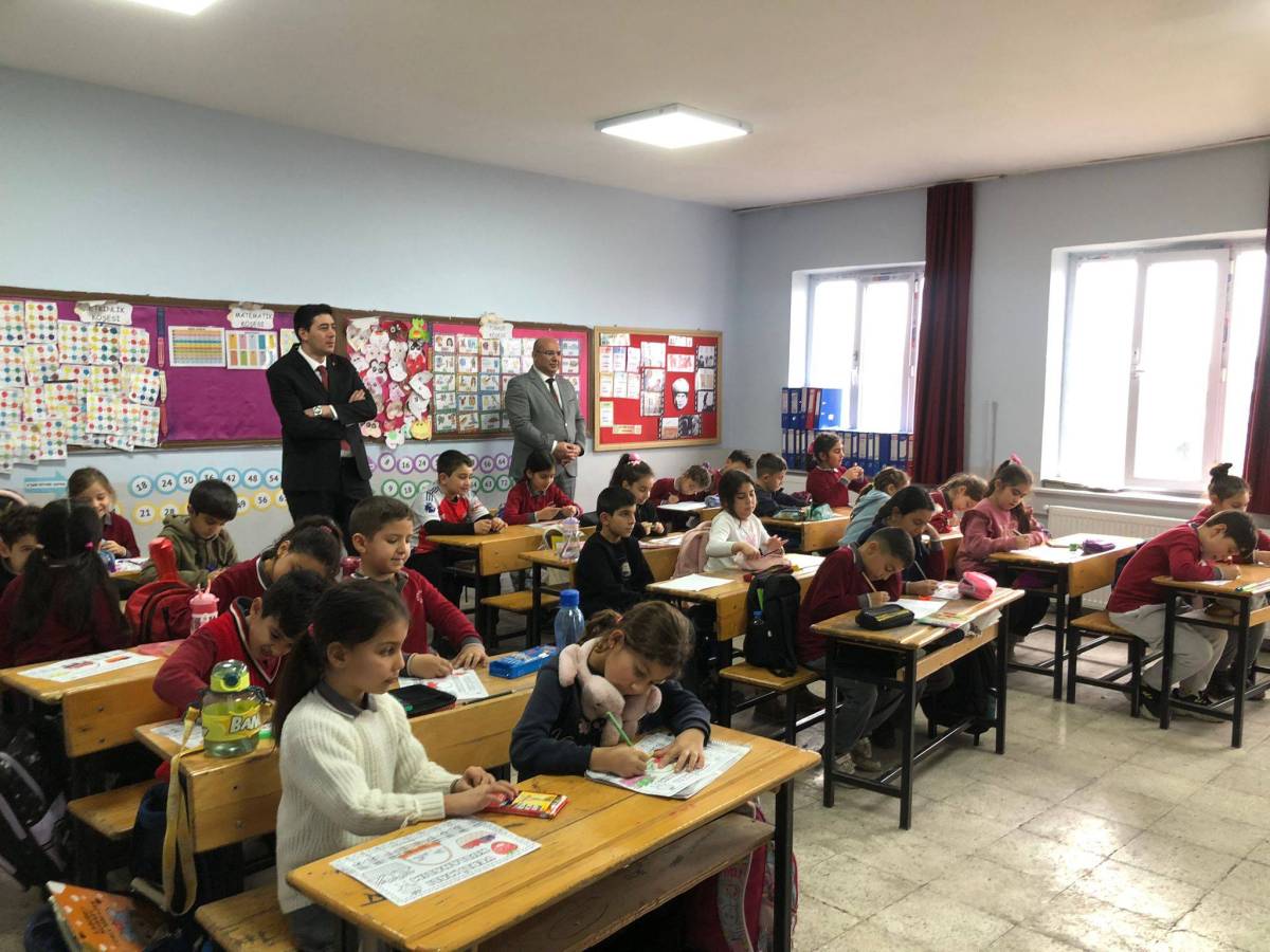 Karakoyunlu Kaymakamı Erdoğan'dan Miniklere Ziyaret