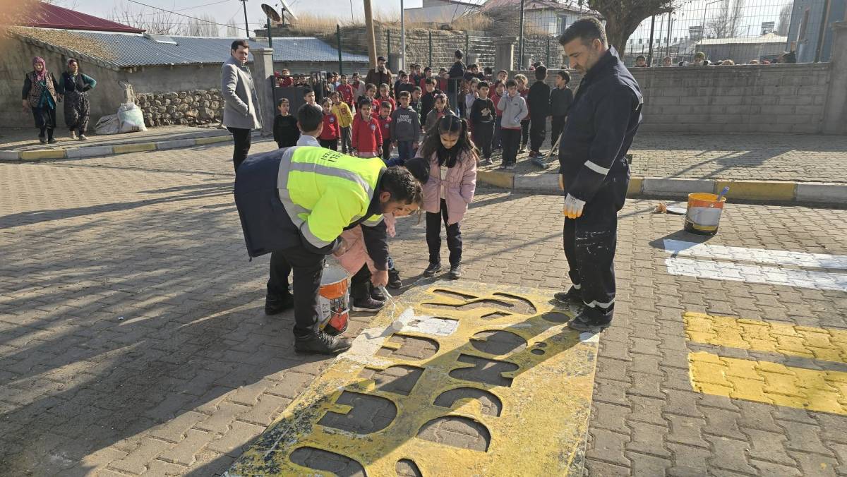 Iğdır’da Geleceğin Şoförleri Sahaya İndi! Minik Eller Yolları Boyadı: 