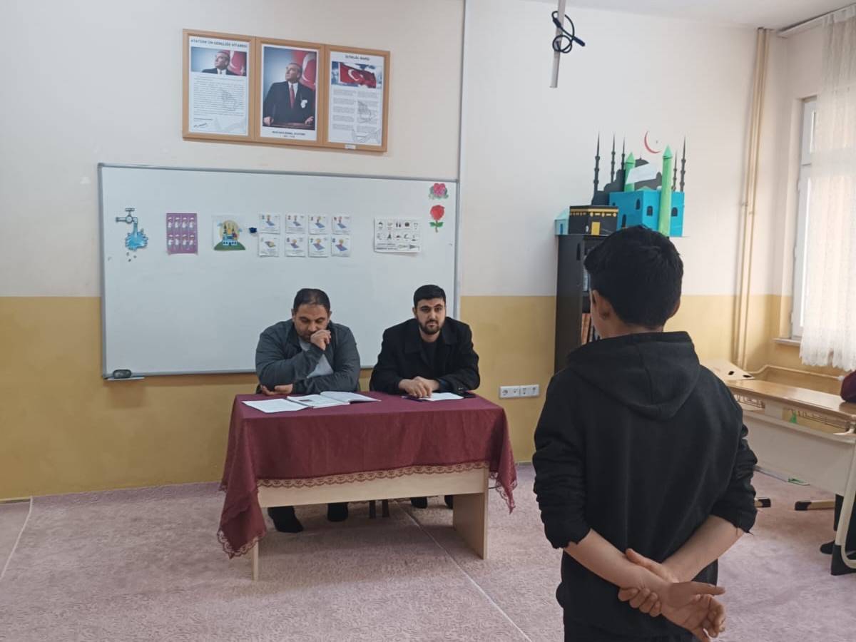 Tuzluca Hoca Ahmet Yesevi Ortaokulu'nda Anlamlı Yarışma: Veda Hutbesi'ni Ezberlediler
