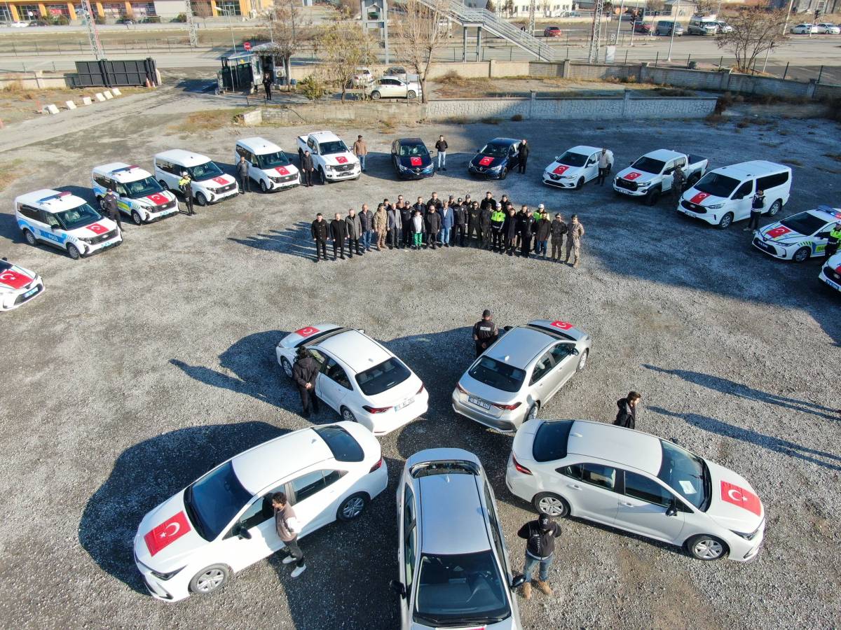 Iğdır Emniyeti Sahada Daha Güçlü! 22 Yeni Hizmet Aracı Törenle Teslim Alındı