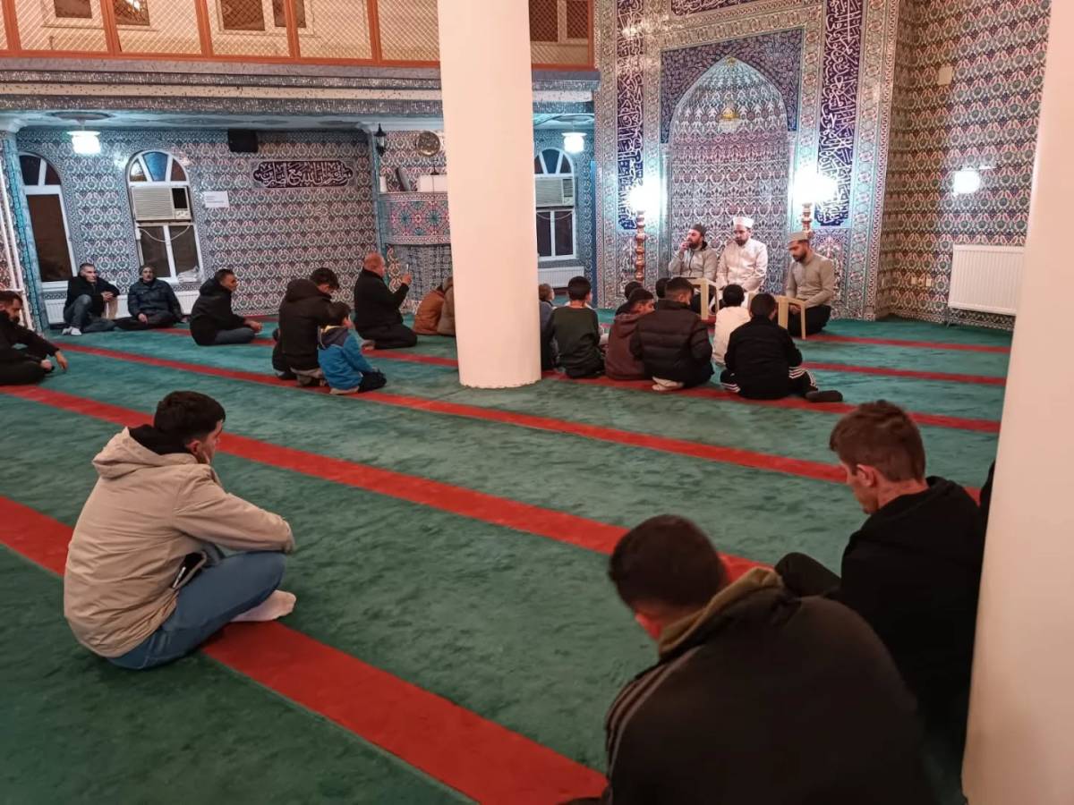 Aralık’ta Regaib Kandili Coşkusu: İlçe Merkezi ve Köylerde Dualar Semaya Yükseldi!