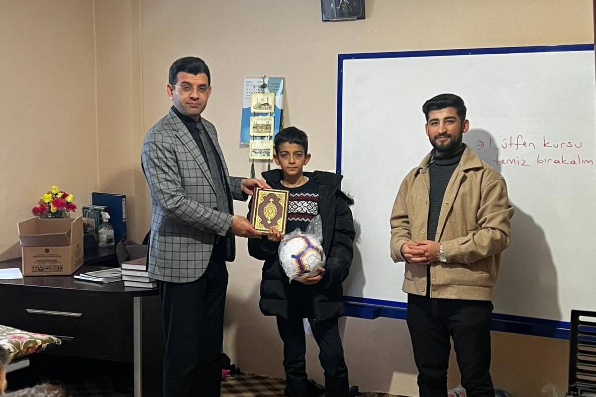 Tuzluca'da Miniklerin Kur'an Heyecanı: İlçe Müftüsü Adem Altun'dan Moral Ziyareti!