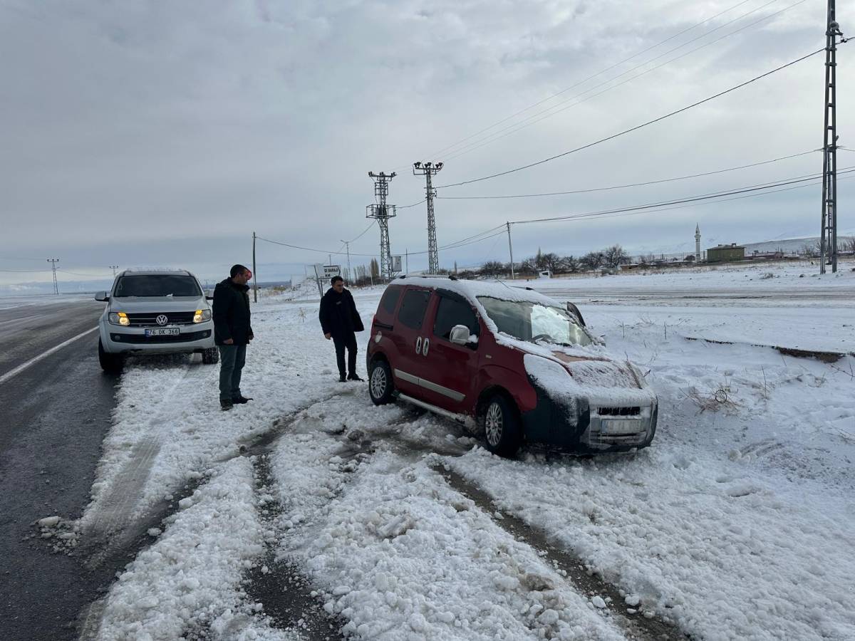 Iğdır’da Karla Mücadele Raporu: 14 Köy Yolu Açıldı, 39 Köyde Çalışmalar Sürüyor