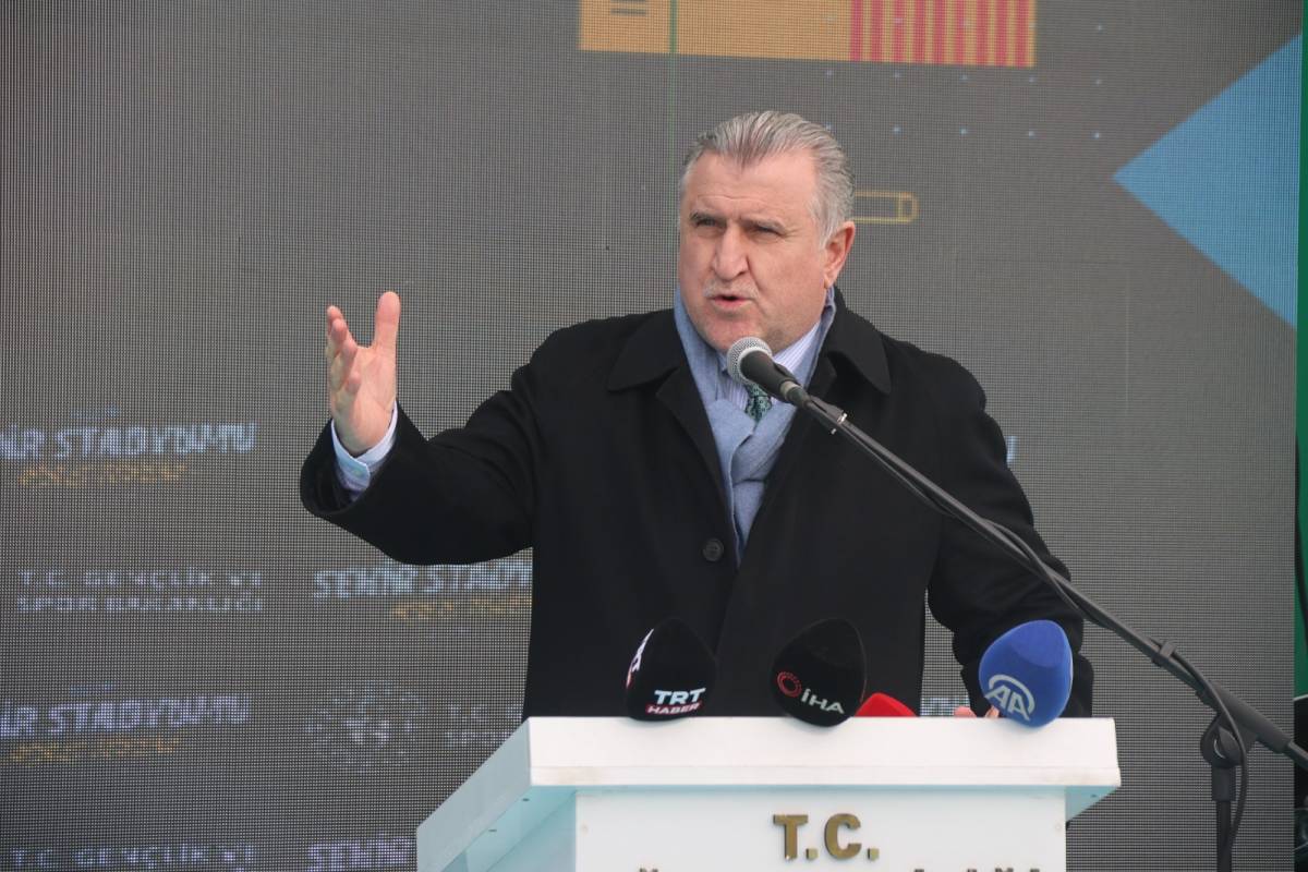 Gençlik ve Spor Bakanı Bak, Iğdır Şehir Stadyumu’nun Açılışını Yaptı