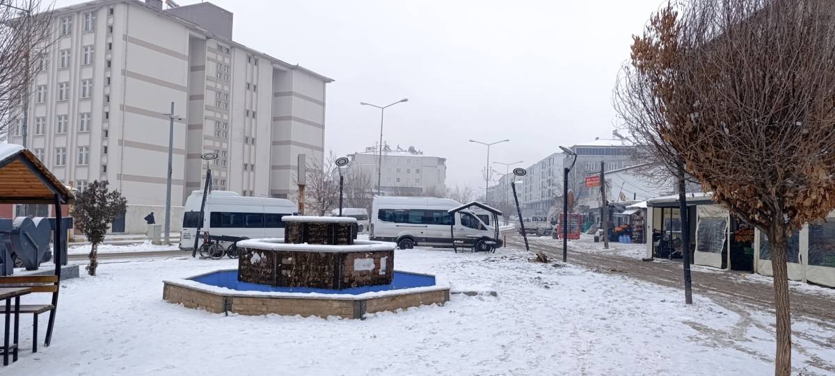 Tuzluca'da 2026'nın İlk Günü: Beyaz Gelinlik ve Sessiz Huzur!