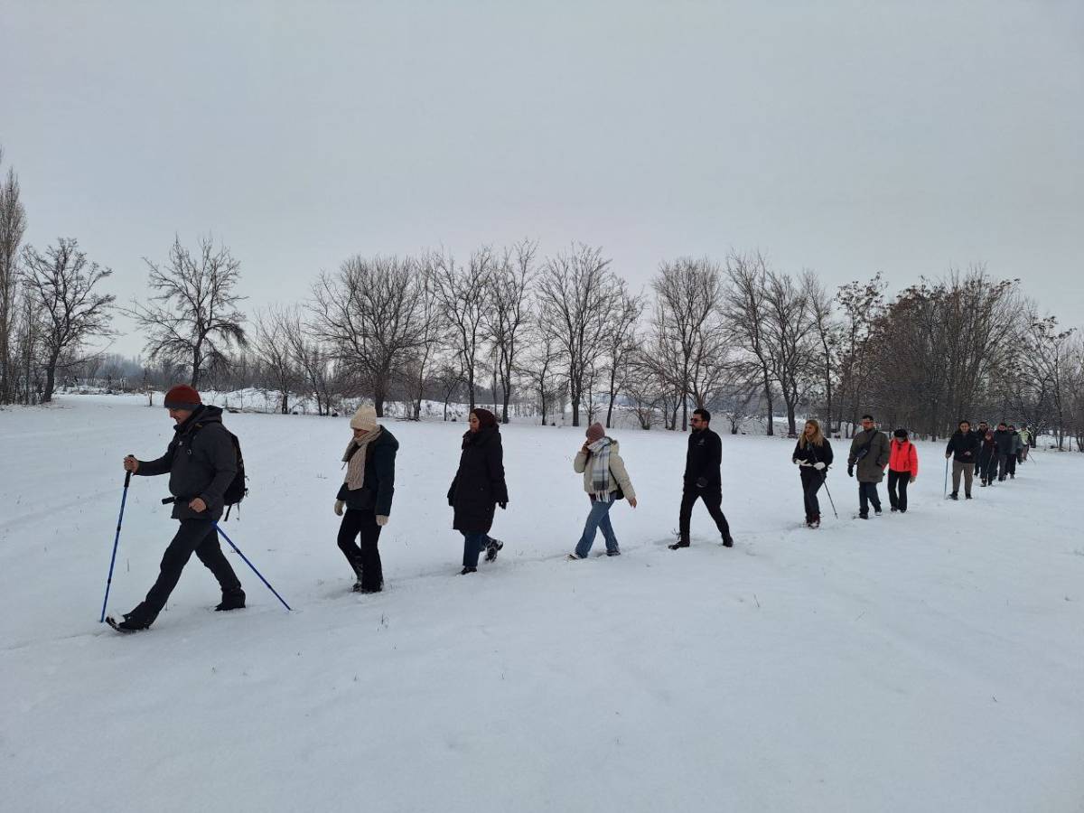 AKUD Yeni Yılı İrem Bağları’nda Kar Altında Yürüyerek Karşıladı!
