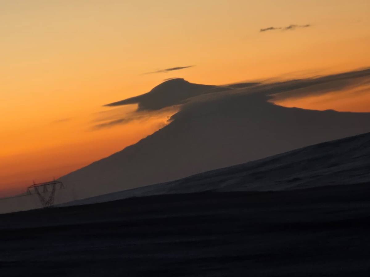 Ağrı Dağı’nda Gün Batımı Iğdır'da Kartpostallık Görüntüler Oluşturdu