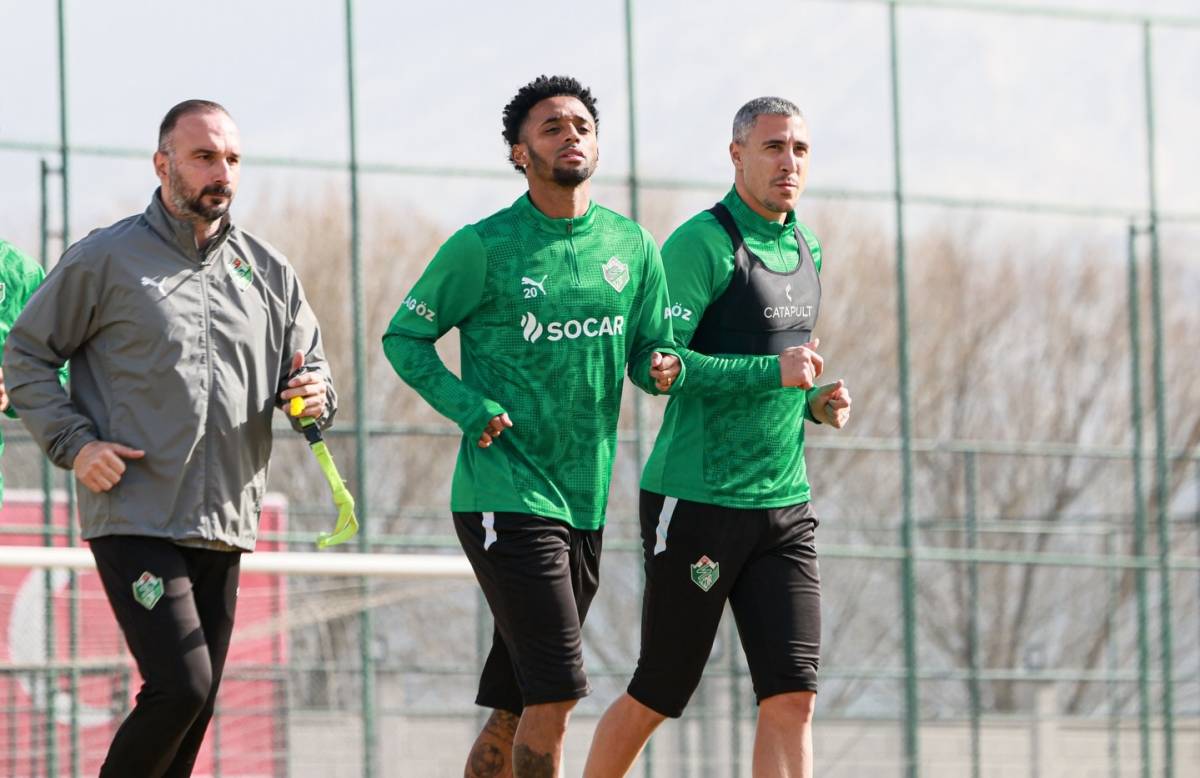 Iğdır Atatürk Mahallesi Spor Kulübü’ne Anlamlı Sponsorluk: Ferhat Bindik’ten Genç Sporculara Büyük Destek!