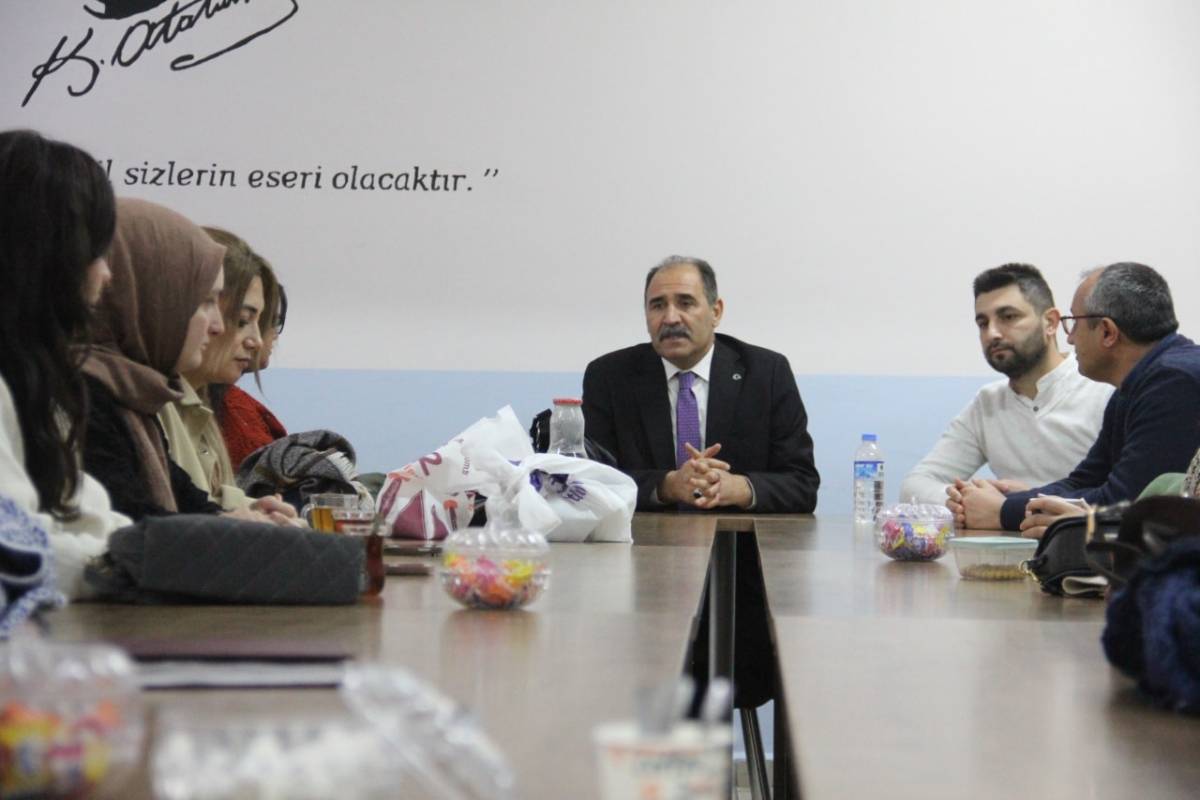 Iğdır’da “İneklerde Döl Verimi ve Buzağı Yaşama Gücünü Artırmaya Yönelik Yetiştirici Eğitim Çalıştayı” Düzenlendi