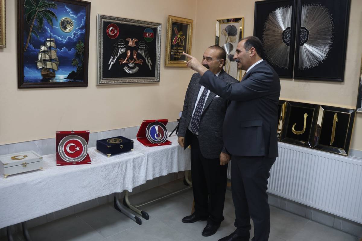 İndirim Kuyruğu Sokaklara Taştı! Iğdır Uygun AVM’de Yoğunluk Neden Bitmiyor?