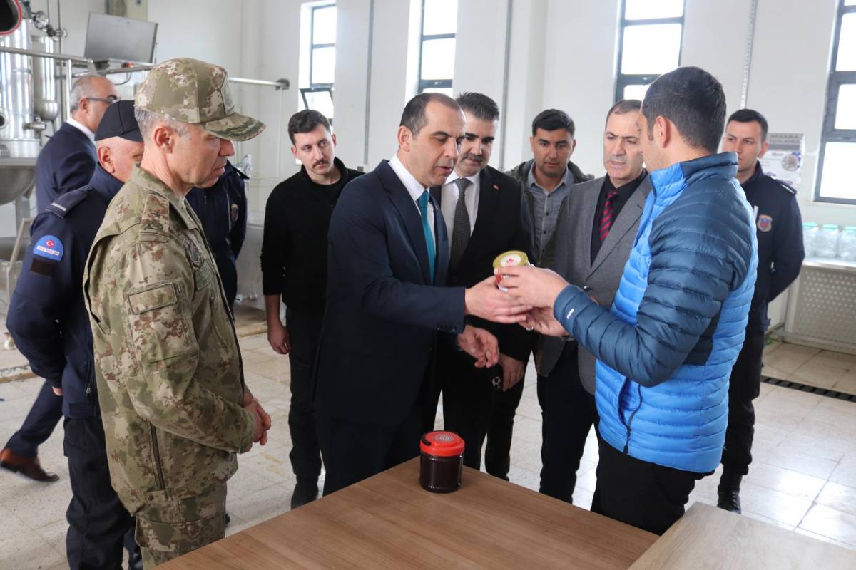 Iğdır Açık Ceza İnfaz Kurumu’nda Bayramlaşma: Protokolden Anlamlı Ziyaret!