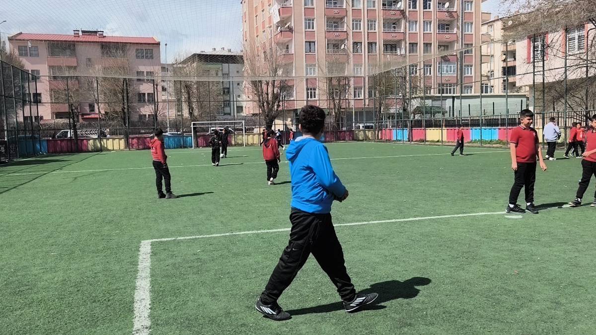 Binlerce Öğrenci İçin İlk Zil Çaldı! Iğdır’da Okul Bahçeleri Yeniden Şenlendi