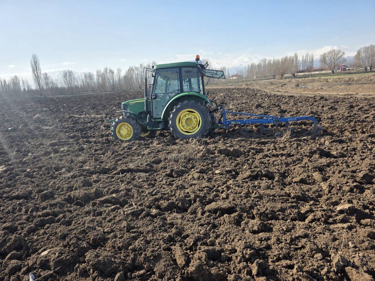 Melekli’de Dev İftar Sofrası: 3500 Kişi Aynı Sofra Etrafında Kenetlendi!