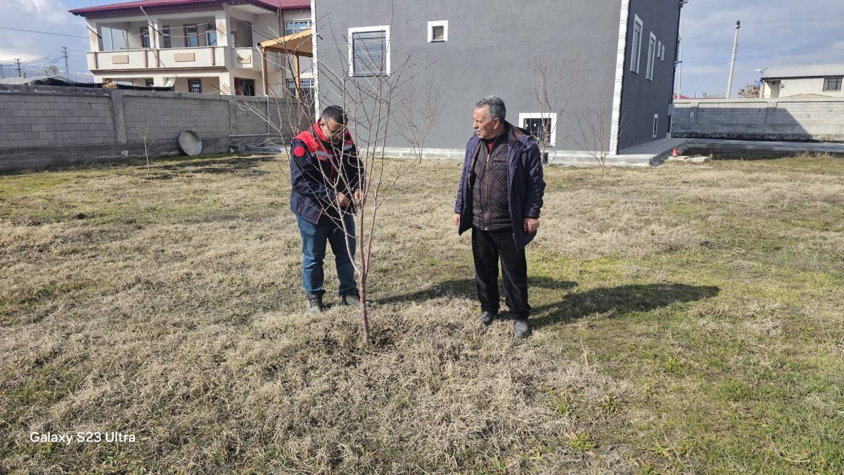 Iğdır’da Budama Seferberliği: Çiftçiye Sahada Uygulamalı Eğitim