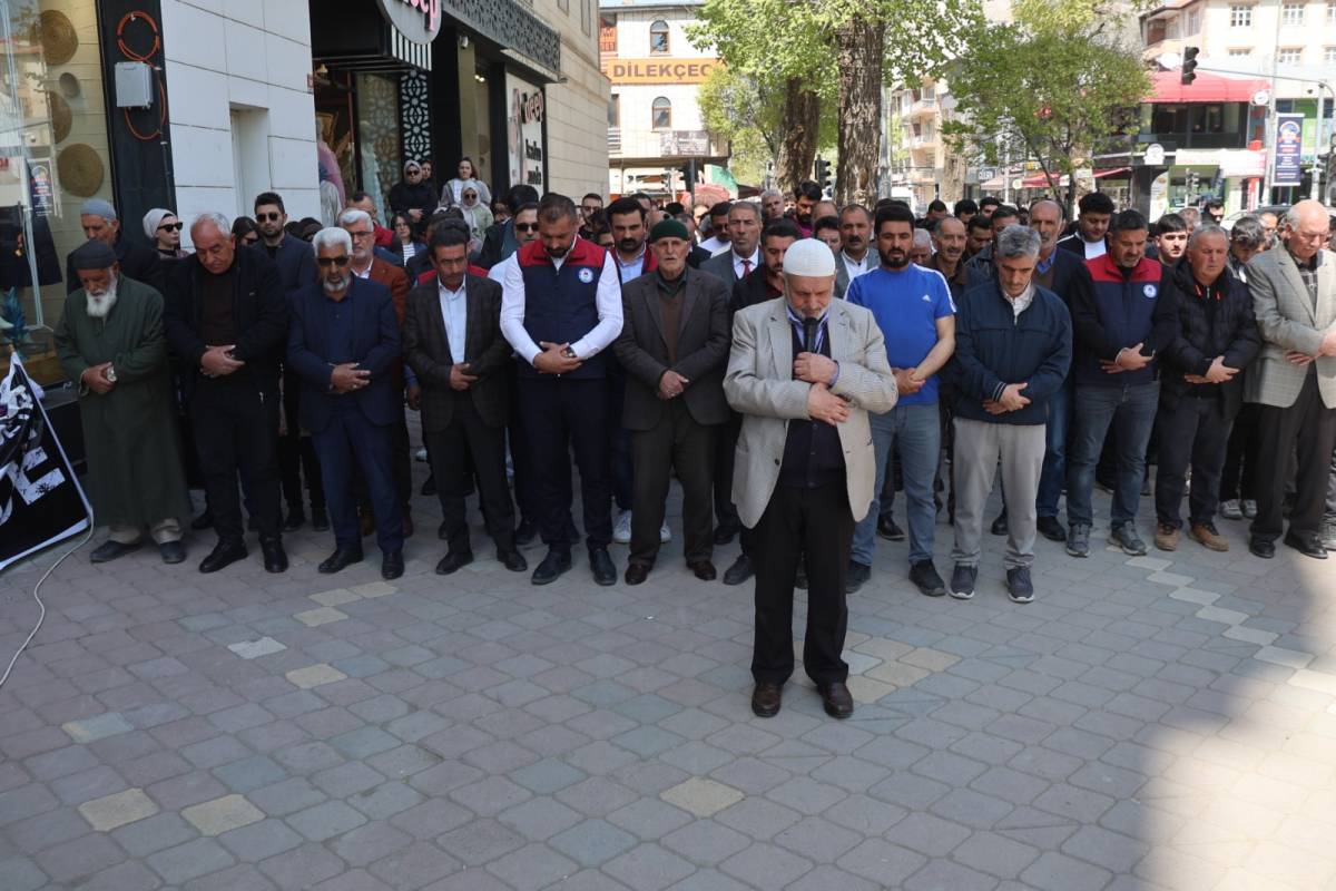 Iğdır’da Okul Saldırılarında Hayatını Kaybedenler İçin Gıyabi Cenaze Namazı Kılındı