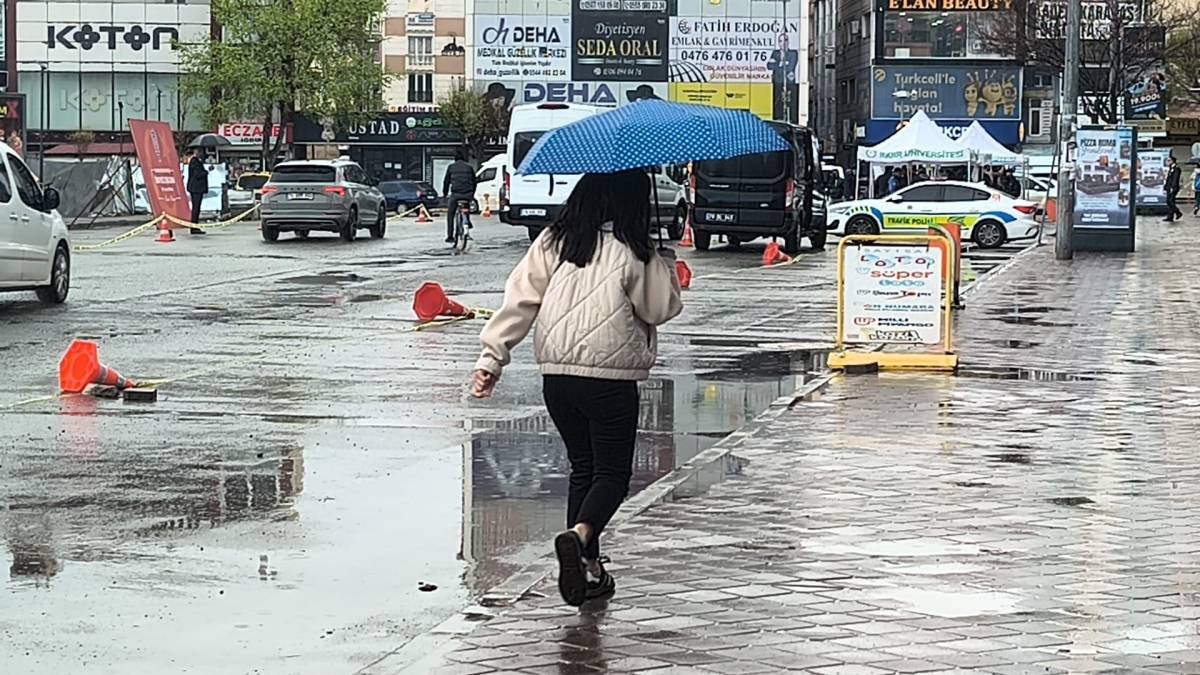 Iğdır Güne Sağanak Yağmurla Uyandı