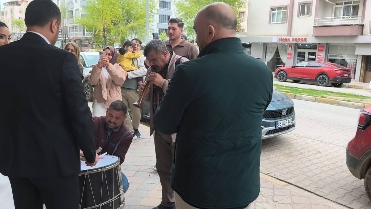 Iğdır’da Düğün Sezonu Açıldı: Davulcular Mesaiye Başladı!