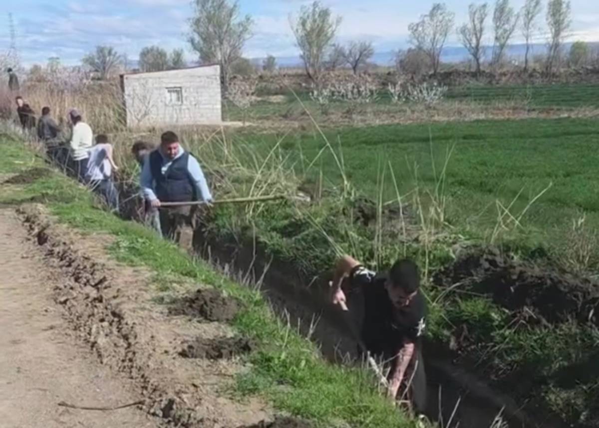 Evci Köyünde Seferberlik: Kürekler Bu Kez Bereket İçin Sallandı