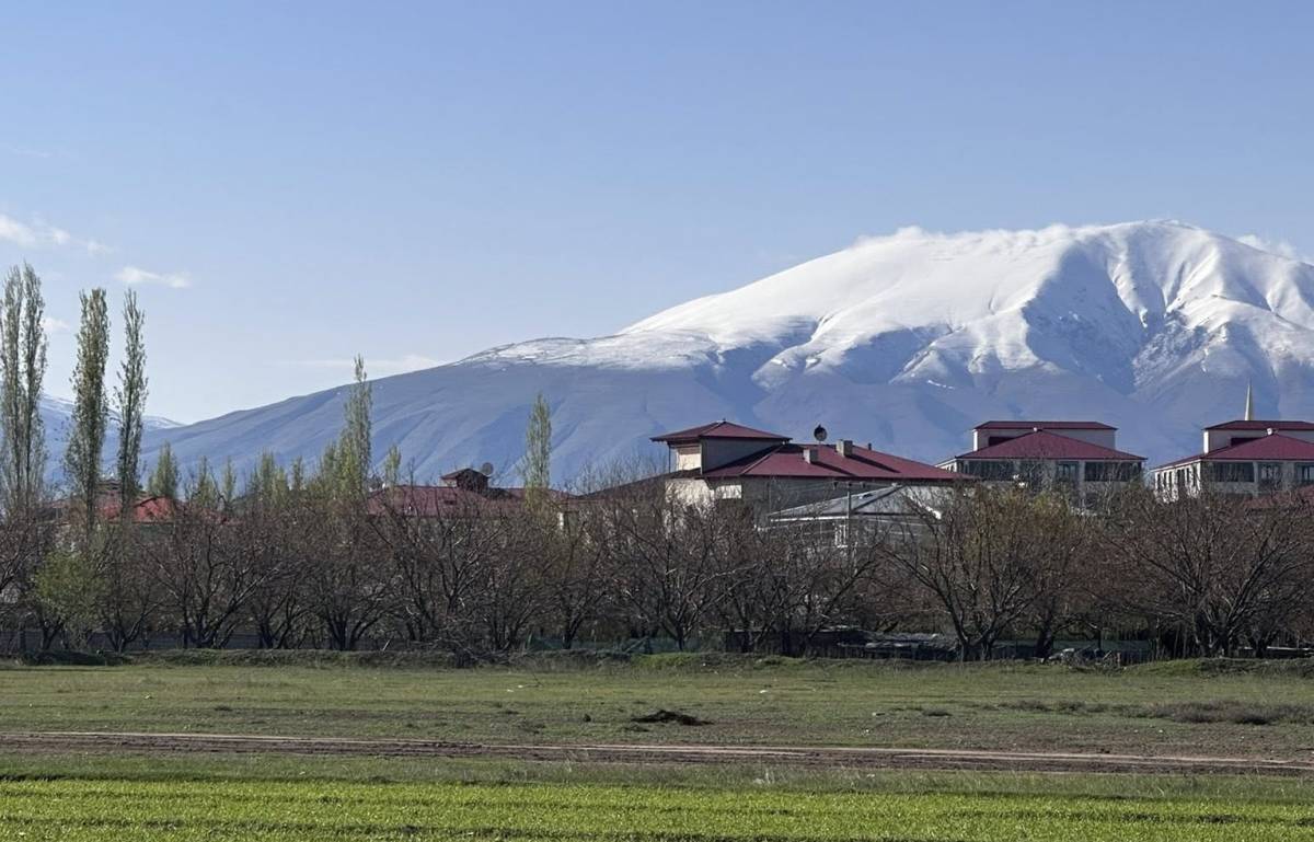 Doğu’nun Çukurovası Iğdır'da İki Mevsim Bir Arada: Beyaz ve Yeşil Buluştu