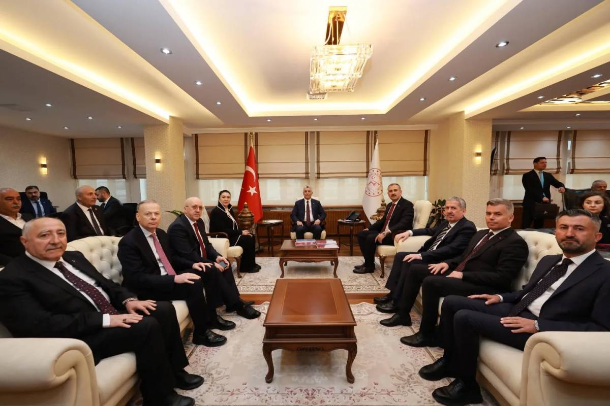 Bakan Bolat Ağrı'da: Gürbulak Gümrük Kapısı Açılıyor