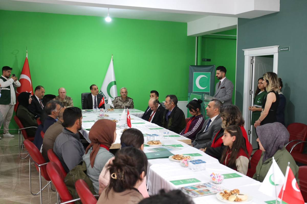 Vali Taşolar Genç Yetenekleri Kutladı: 