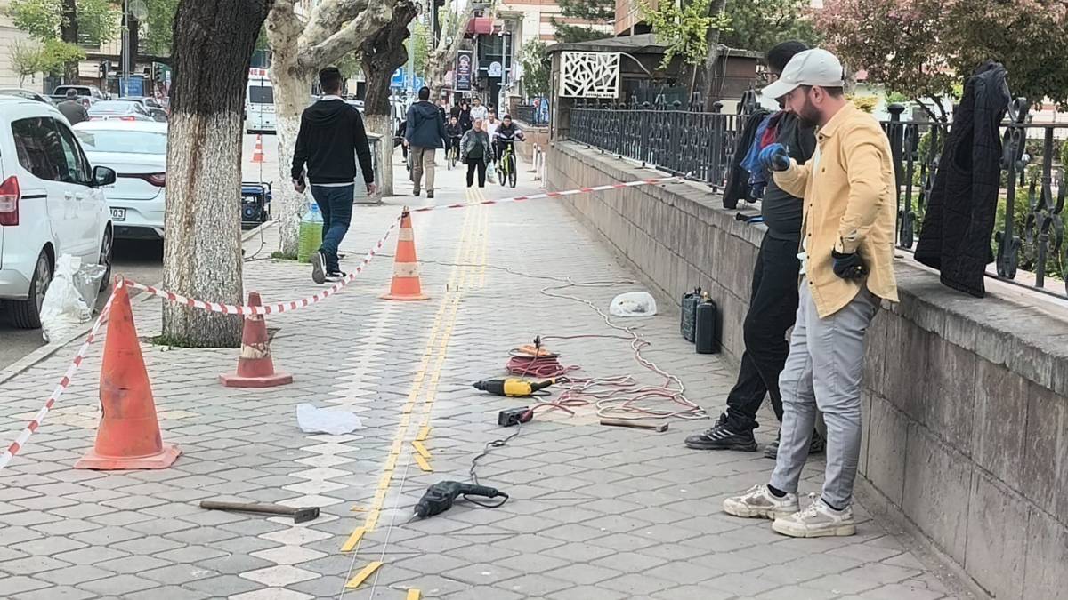 Iğdır’da Engelsiz Ulaşım: Kaldırımlar Hissedilebilir Yüzeylerle Donatılıyor